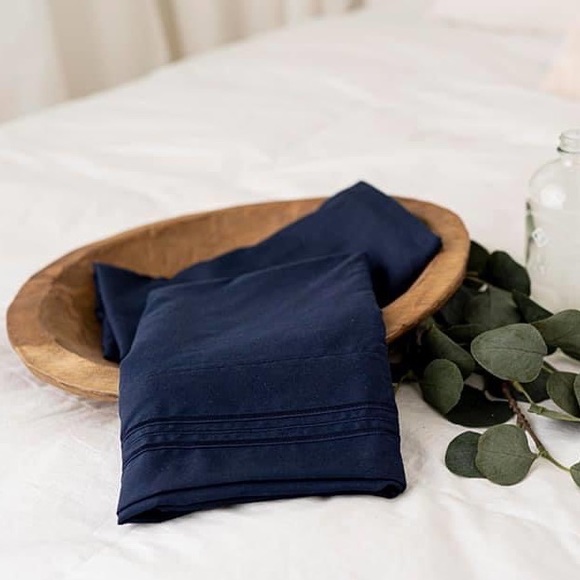 ✨SALE✨Queen 6pc Navy Bedsheets - Picture 2 of 6